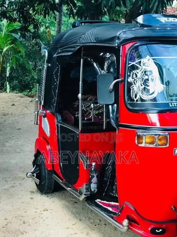 Bajaj 2 stroke 2000 Three Wheel (Used)