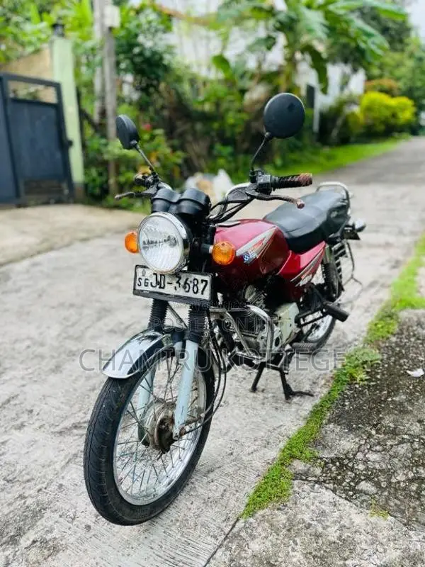 Bajaj Boxer 2004 Motorbike (Used)