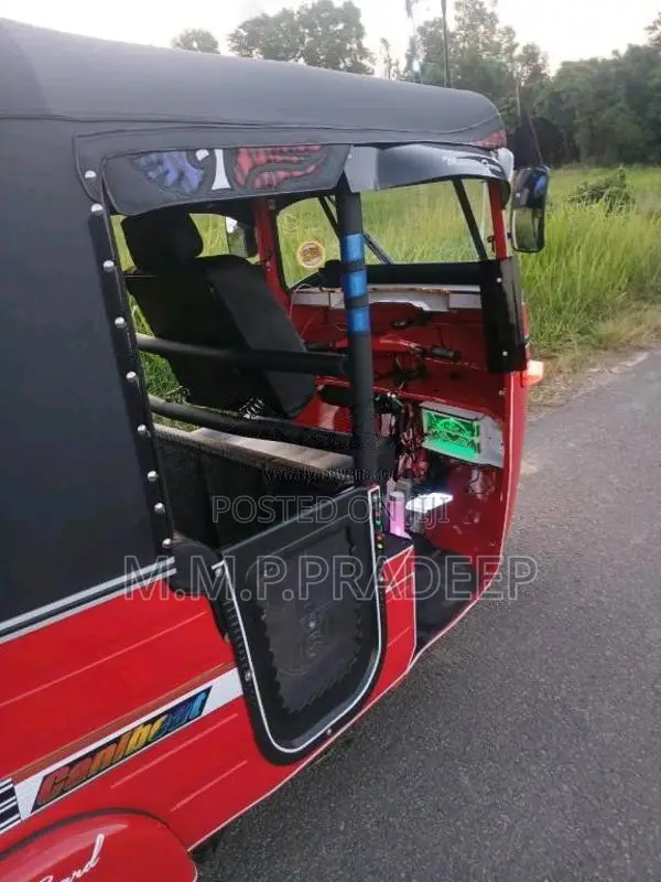 Bajaj RE 1999 Three Wheel (Used)