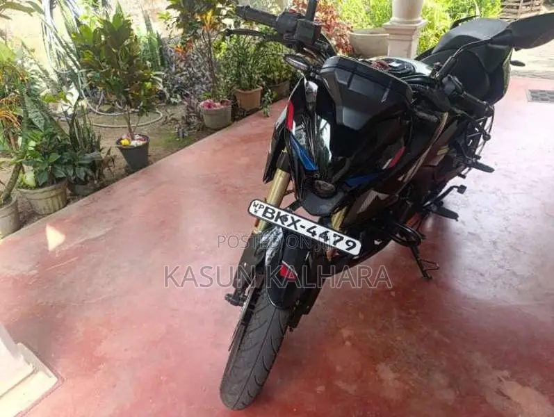 Bajaj Pulsar N160 Premium 2025 Motorbike (Used)