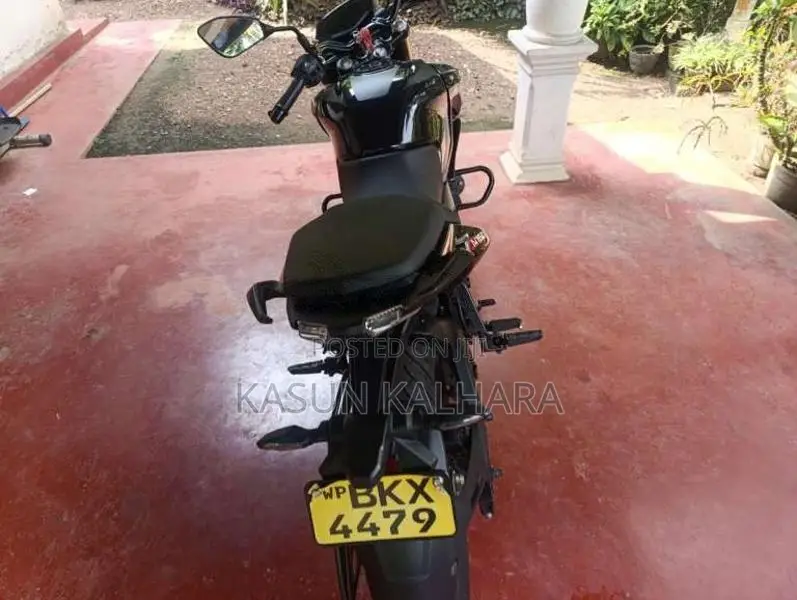 Bajaj Pulsar N160 Premium 2025 Motorbike (Used)