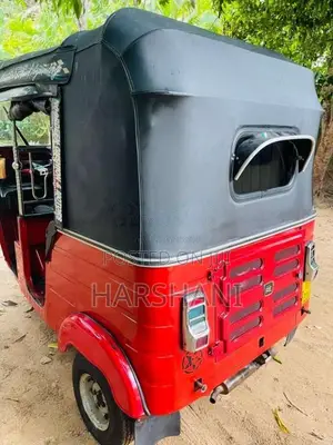 Bajaj 4 Stroke 2015 Three Wheel (Used)