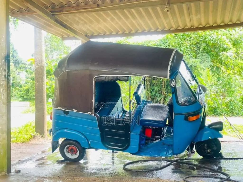 Bajaj 2 Stroke 2006 Three Wheel (Used)