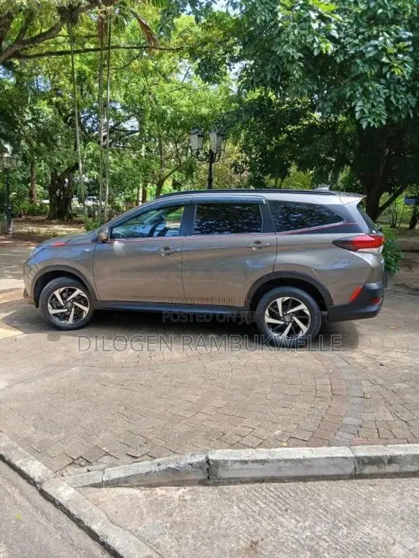 Toyota Rush 2018 SUV (Used)