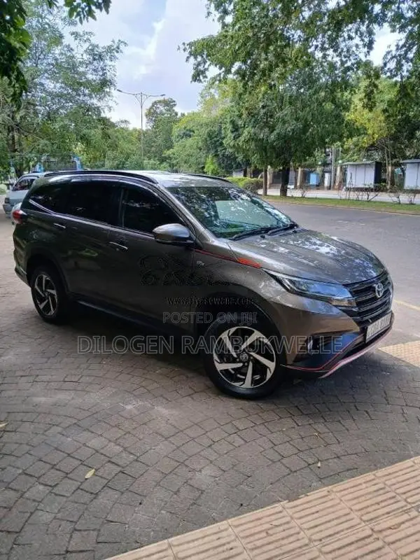 Toyota Rush 2018 SUV (Used)