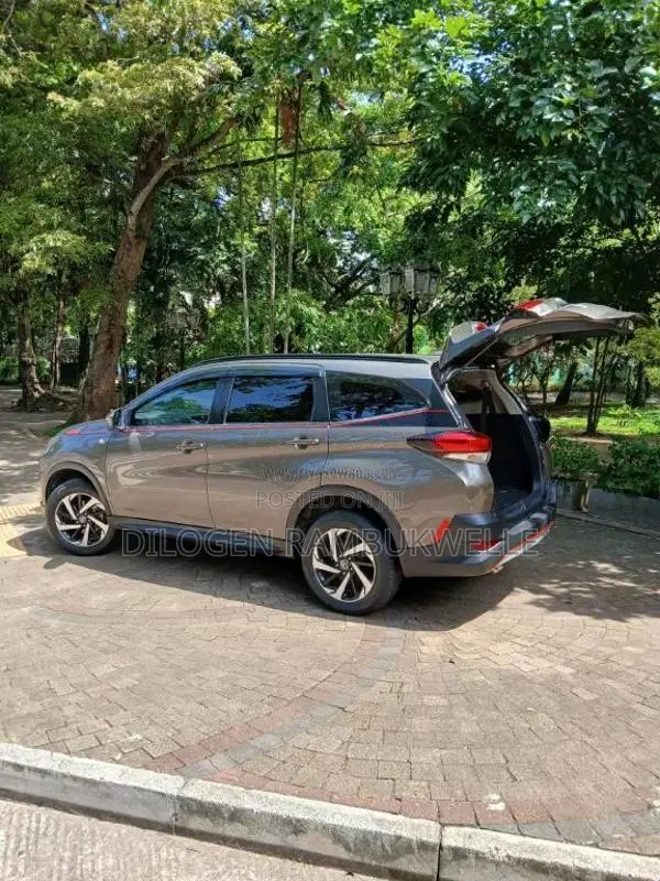 Toyota Rush 2018 SUV (Used)