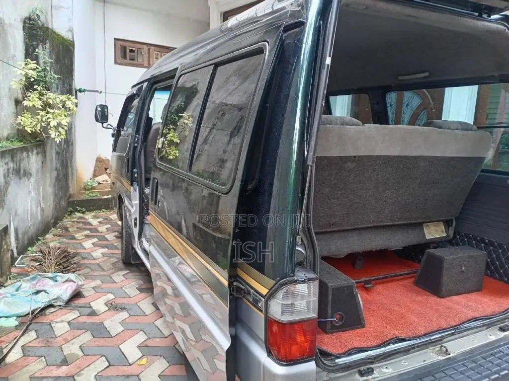 Mazda Bongo 2007 Van (Used)