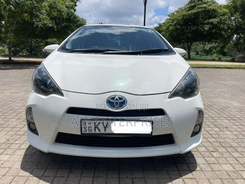 Toyota Aqua 2012 Car (Used)