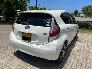 Toyota Aqua 2012 Car (Used)