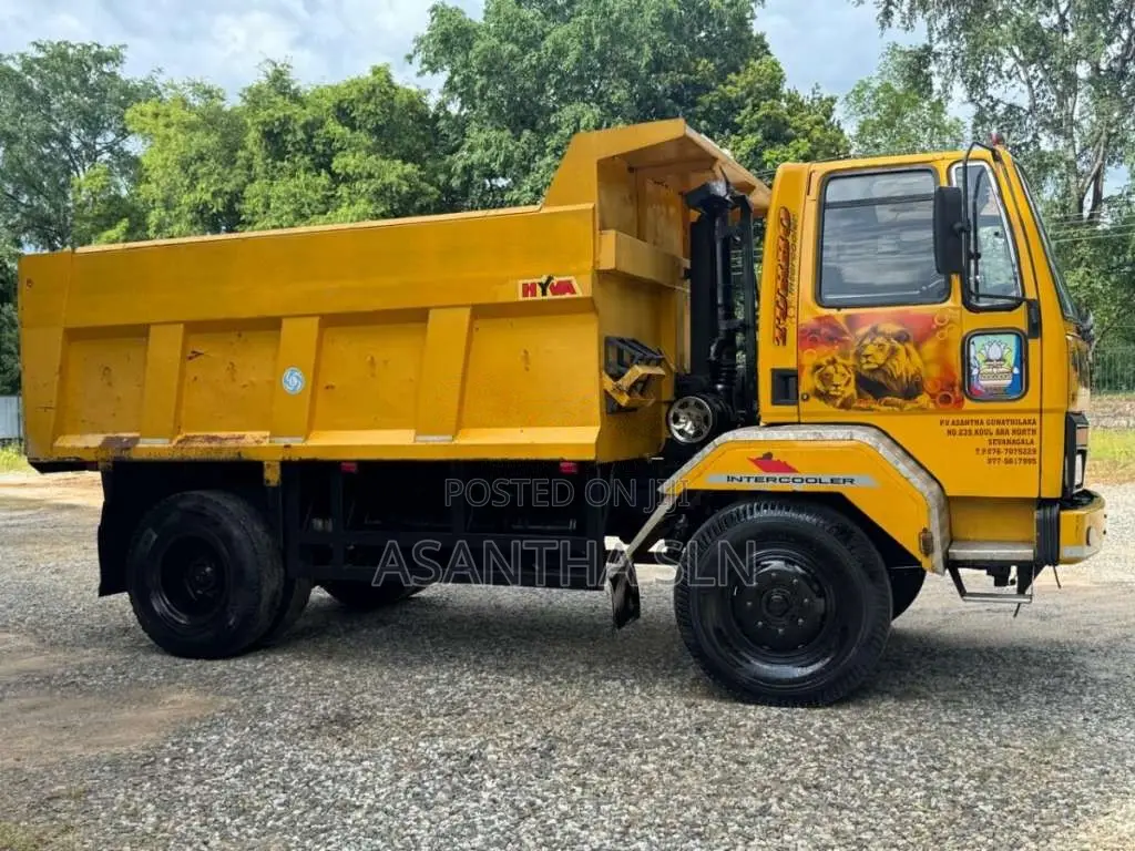 Ashok-Leyland Tipper 2013 Lorry (Used)