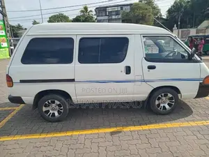 Toyota CR27 1992 Van (Used)