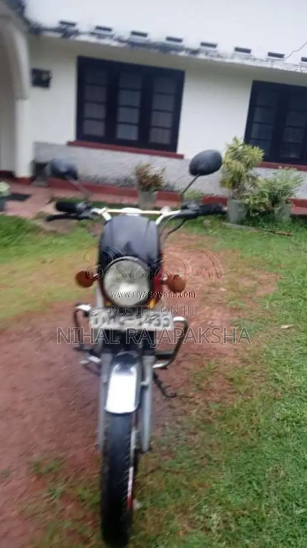 Bajaj Boxer 2003 Motorbike (Used)