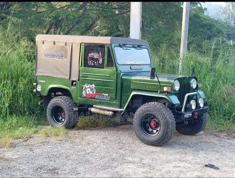Mitsubishi 4DR5 1969 SUV (Used)