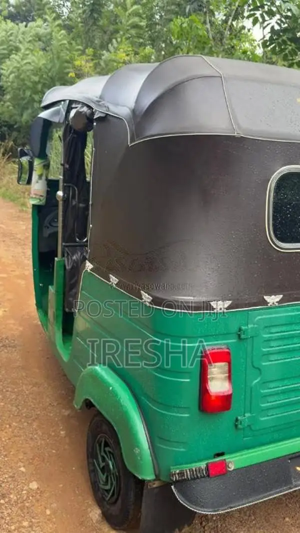 Bajaj 4 stroke 2015 Three Wheel (Used)