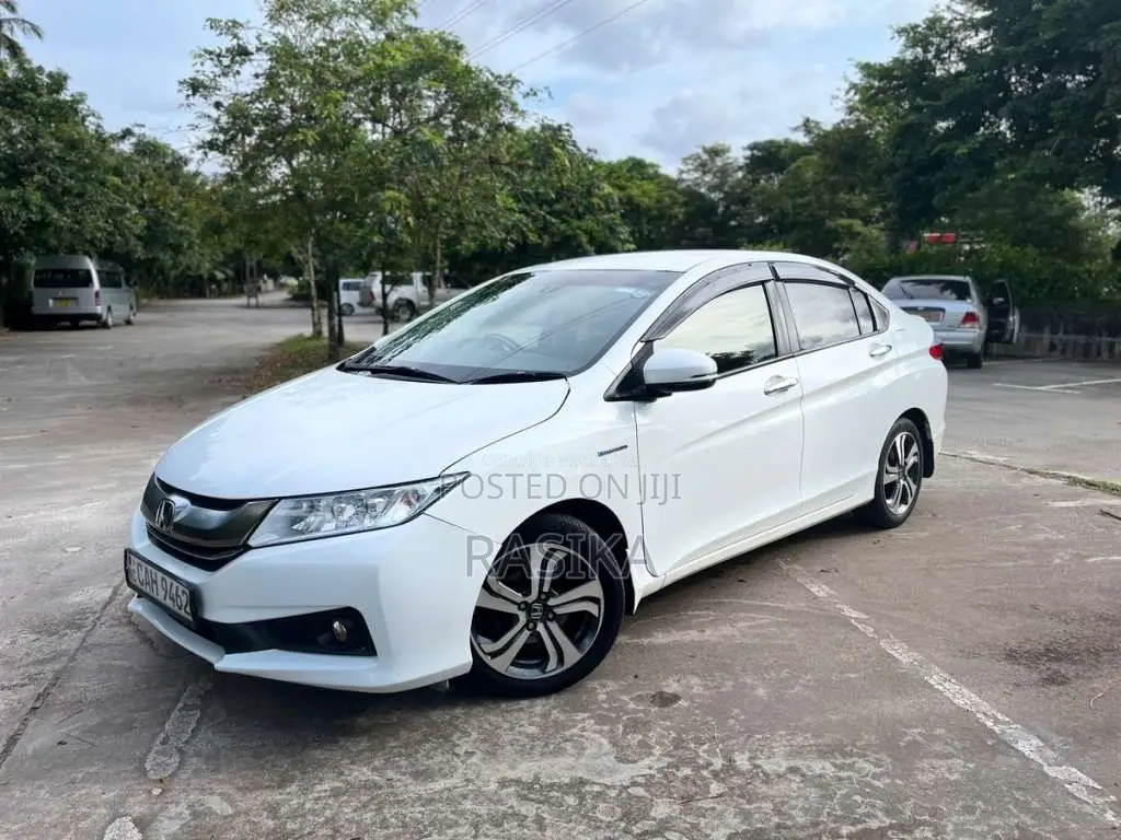 Honda Grace EX 2015 Car (Used)