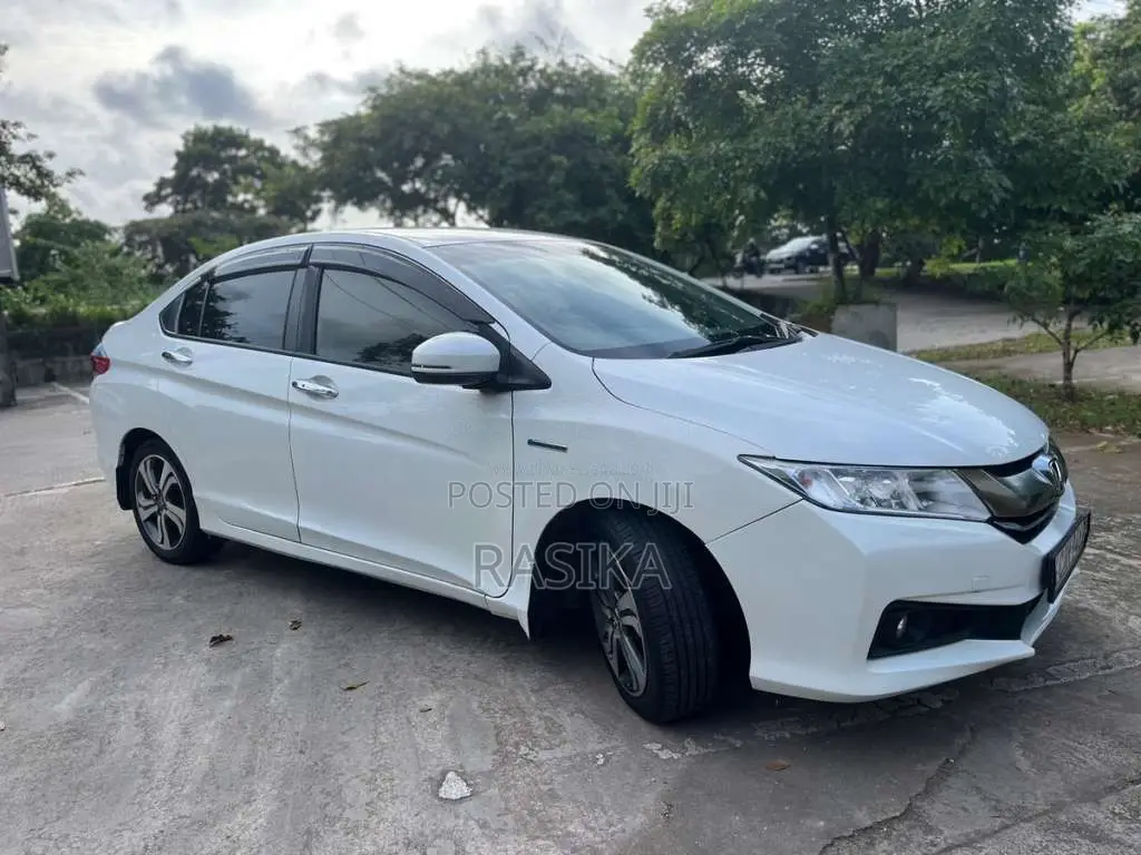 Honda Grace EX 2015 Car (Used)