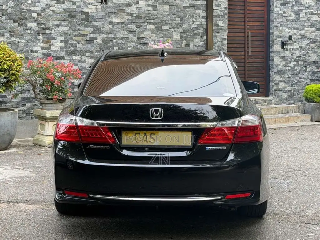 Honda Accord Hybrid 2015 Car (Used)