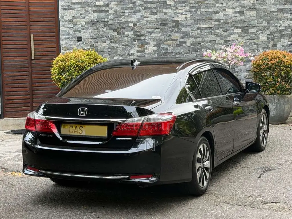 Honda Accord Hybrid 2015 Car (Used)