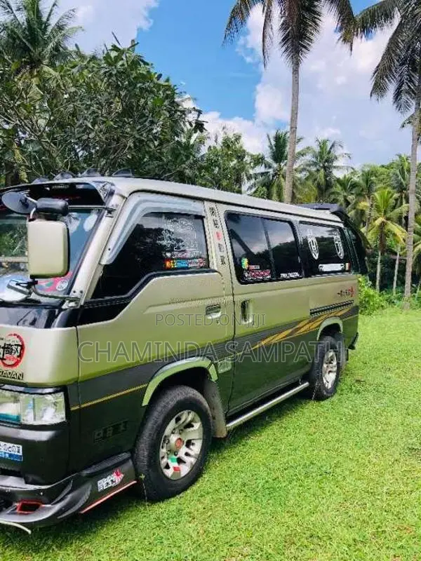 Nissan Caravan 1994 Van (Used)