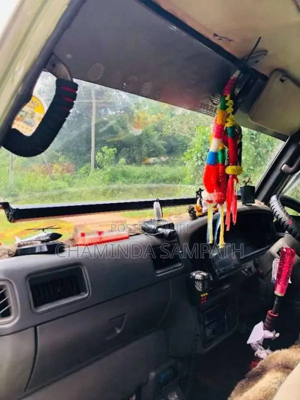 Nissan Caravan 1994 Van (Used)