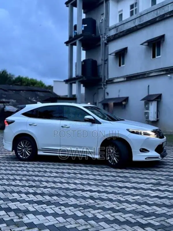 Toyota Harrier 2015 SUV (Used)