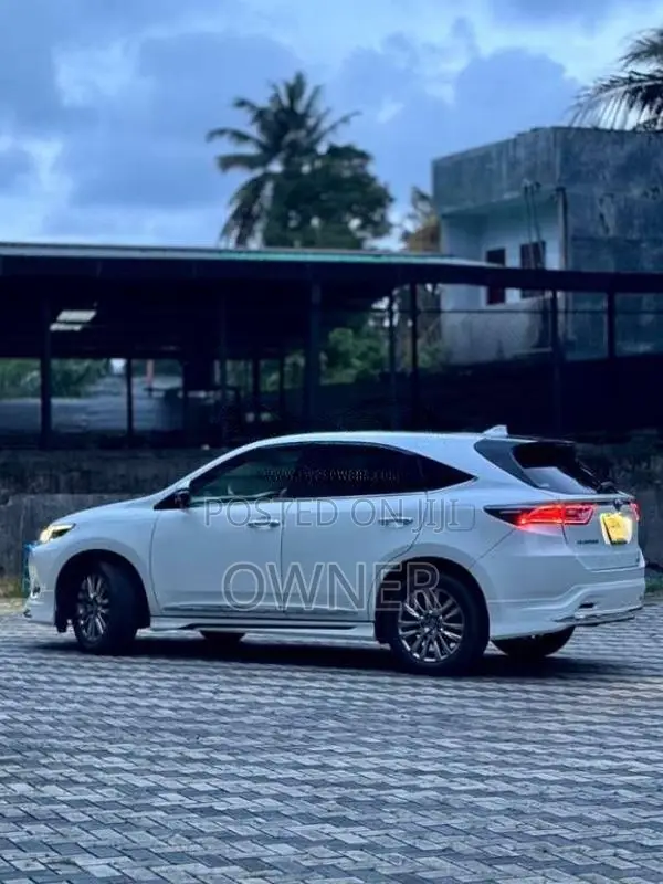 Toyota Harrier 2015 SUV (Used)