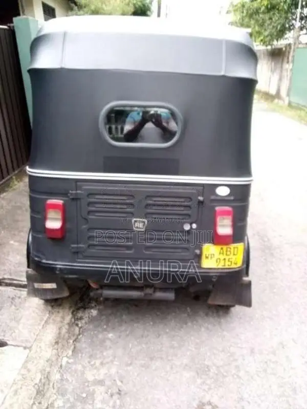 Bajaj 4 Stroke 2015 Three Wheel (Used)