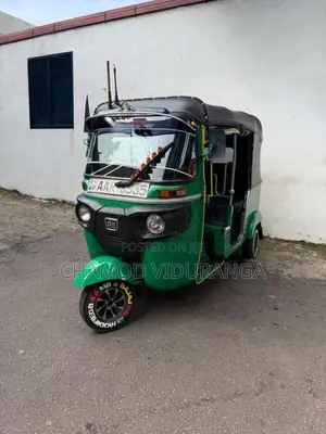 Bajaj 4 Stroke 2014 Three Wheel (Used)