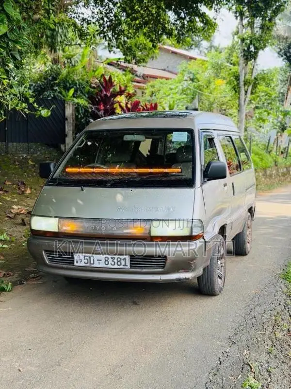 Toyota Townace 1983 Van (Used)