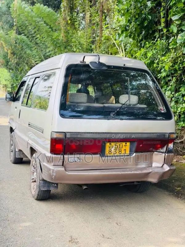 Toyota Townace 1983 Van (Used)