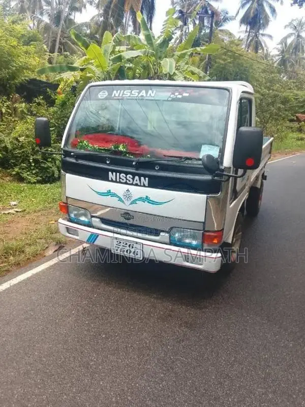 Nissan Atlas 1992 Lorry (Used)