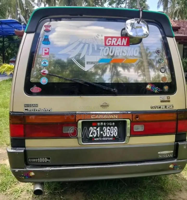 Nissan Caravan 1994 Van (Used)