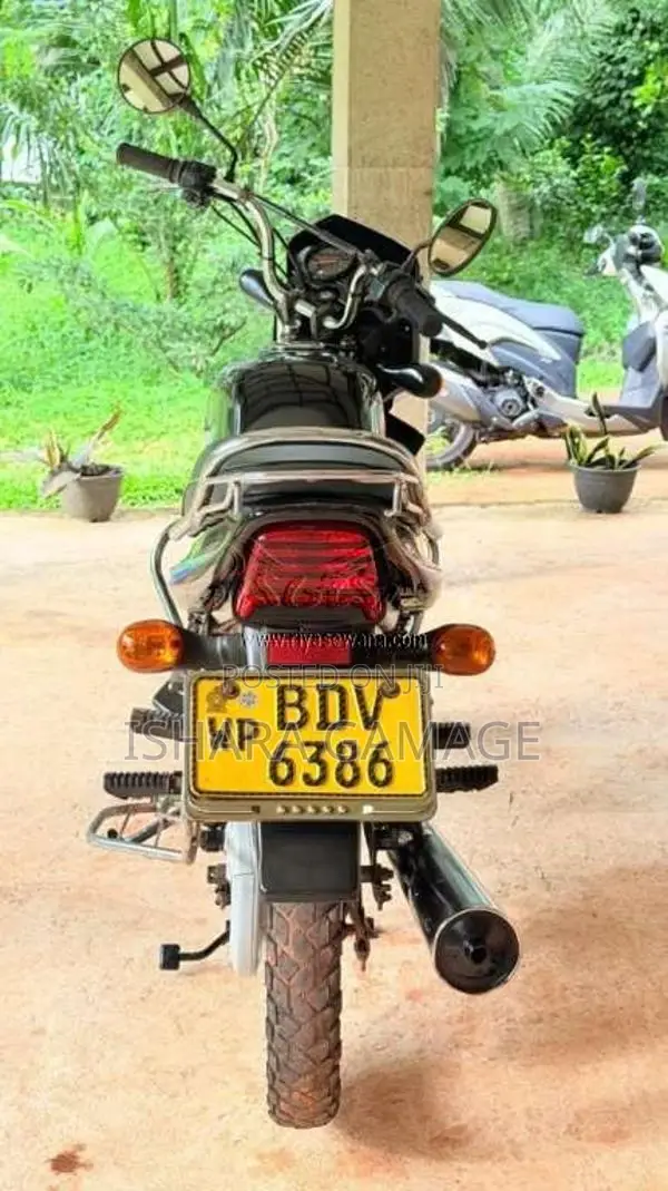 Bajaj CT-100 2016 Motorbike (Used)