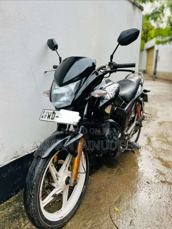 Hero-Honda Hunk 2011 Motorbike (Used)