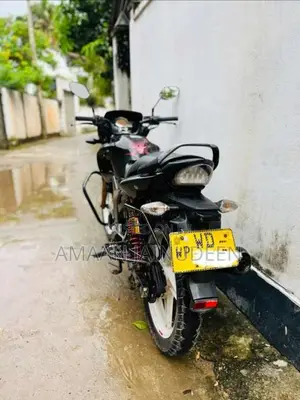 Hero-Honda Hunk 2011 Motorbike (Used)