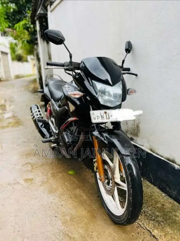 Hero-Honda Hunk 2011 Motorbike (Used)