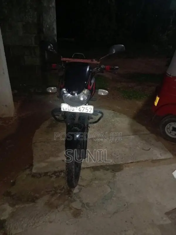 Bajaj UG-6752 2004 Motorbike (Used)