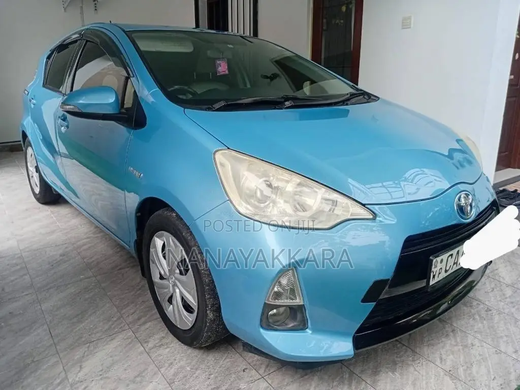 Toyota AQUA 2012 Car (Used)