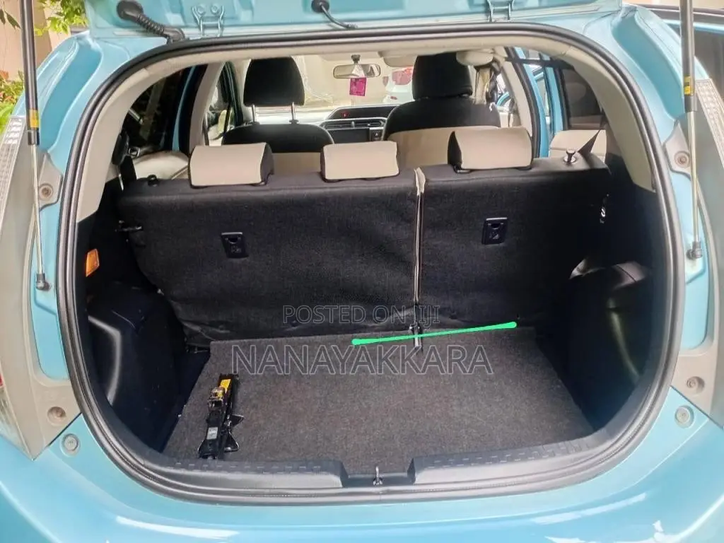 Toyota AQUA 2012 Car (Used)