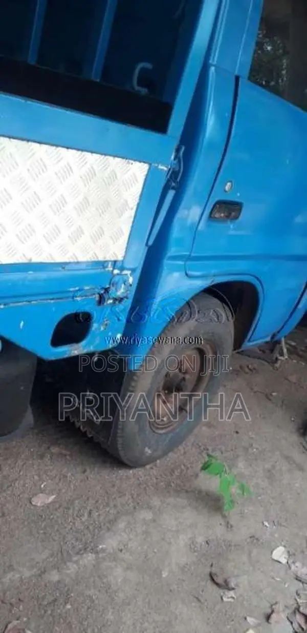 Isuzu Single Wheel 1983 Lorry (Used)