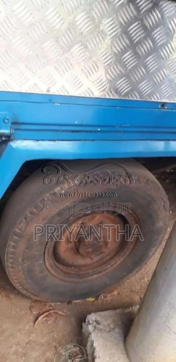 Isuzu Single Wheel 1983 Lorry (Used)