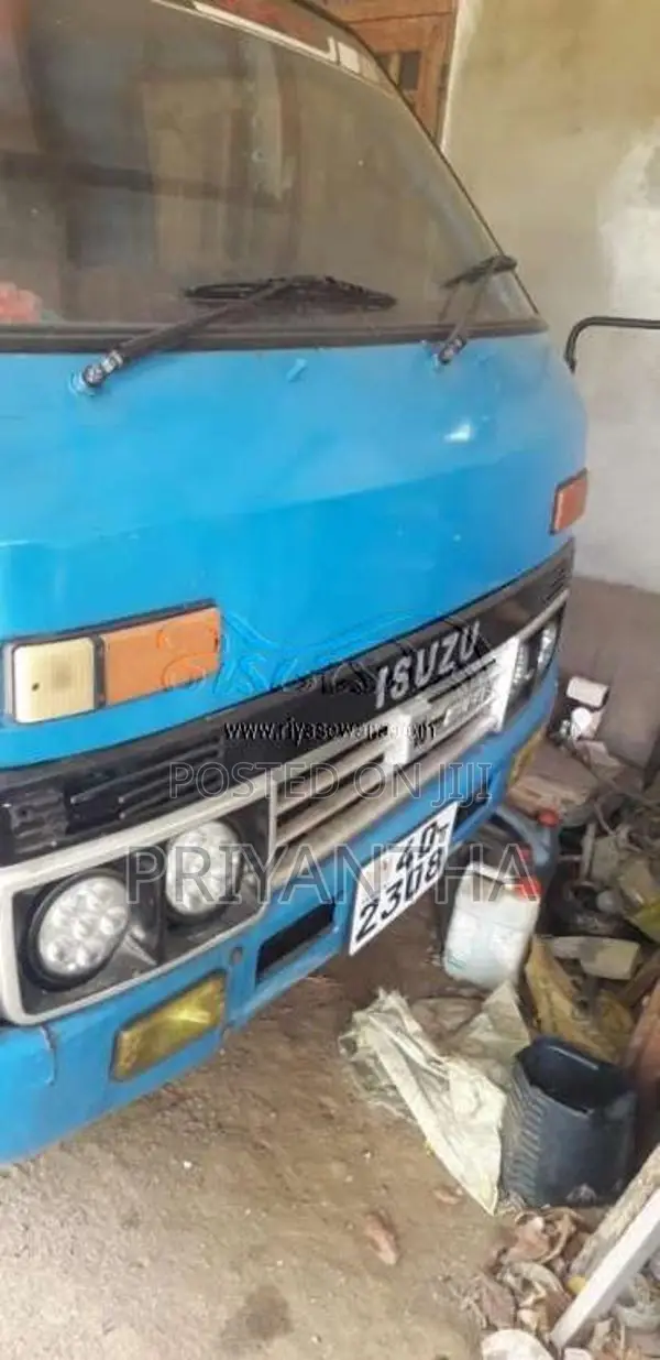 Isuzu Single Wheel 1983 Lorry (Used)