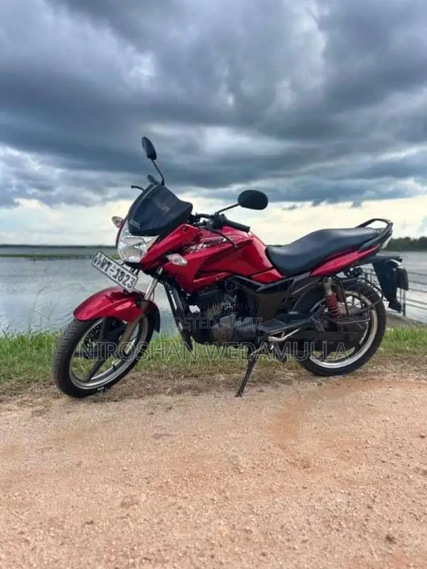 Hero-Honda Hunk 2011 Motorbike (Used)