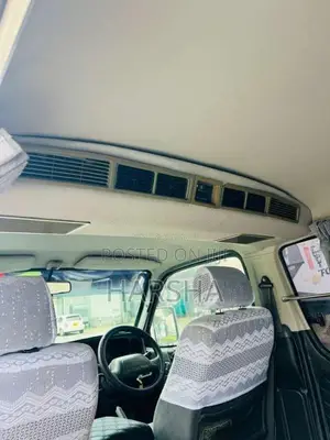 Toyota Dolphin 102 1993 Van (Used)