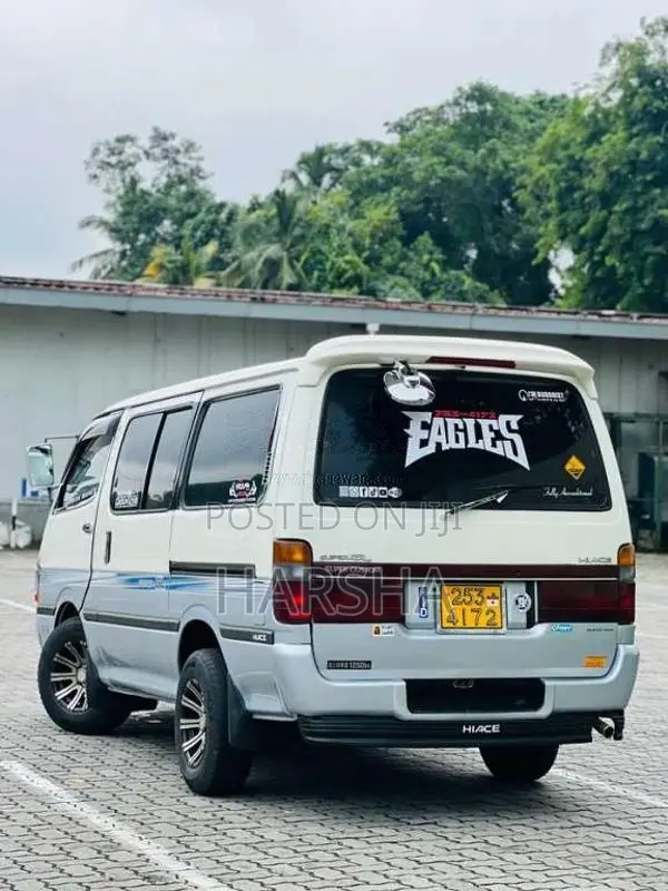 Toyota Dolphin 102 1993 Van (Used)