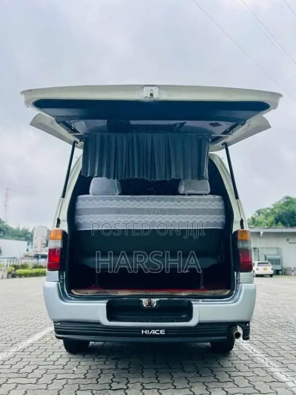 Toyota Dolphin 102 1993 Van (Used)