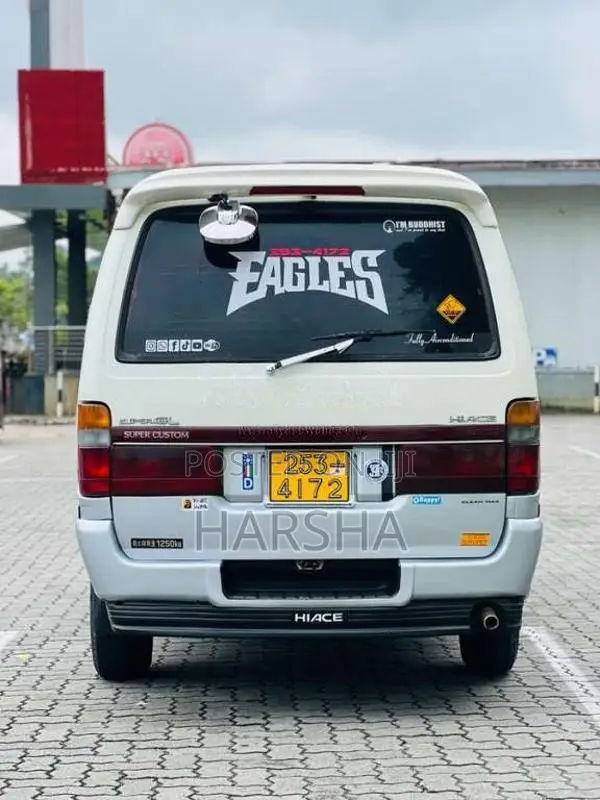 Toyota Dolphin 102 1993 Van (Used)