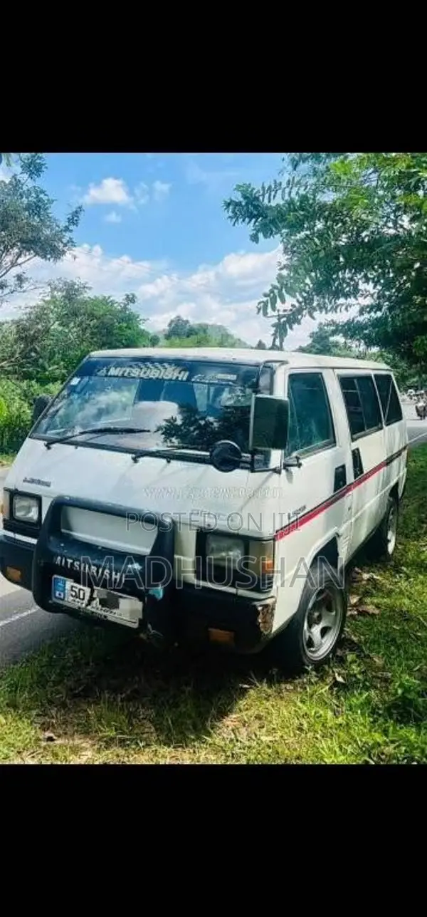 Mitsubishi Delica 1983 Van (Used)