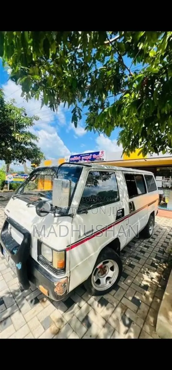 Mitsubishi Delica 1983 Van (Used)
