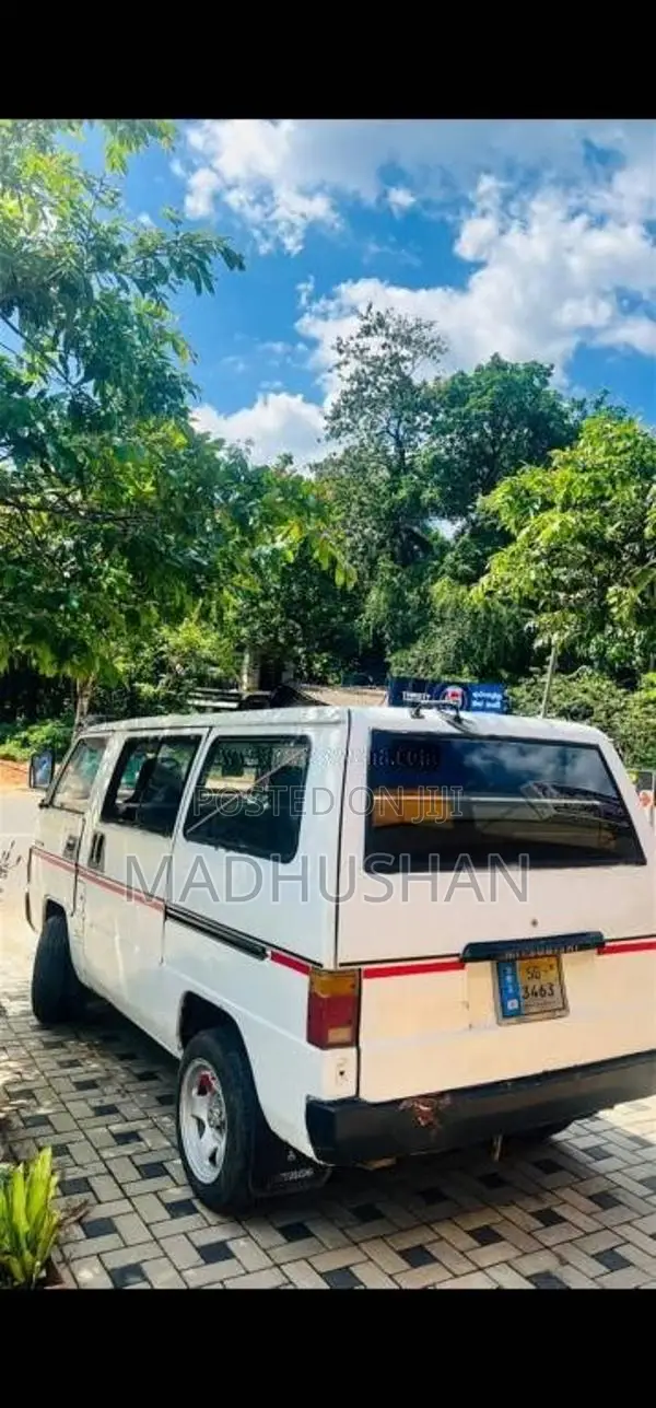 Mitsubishi Delica 1983 Van (Used)